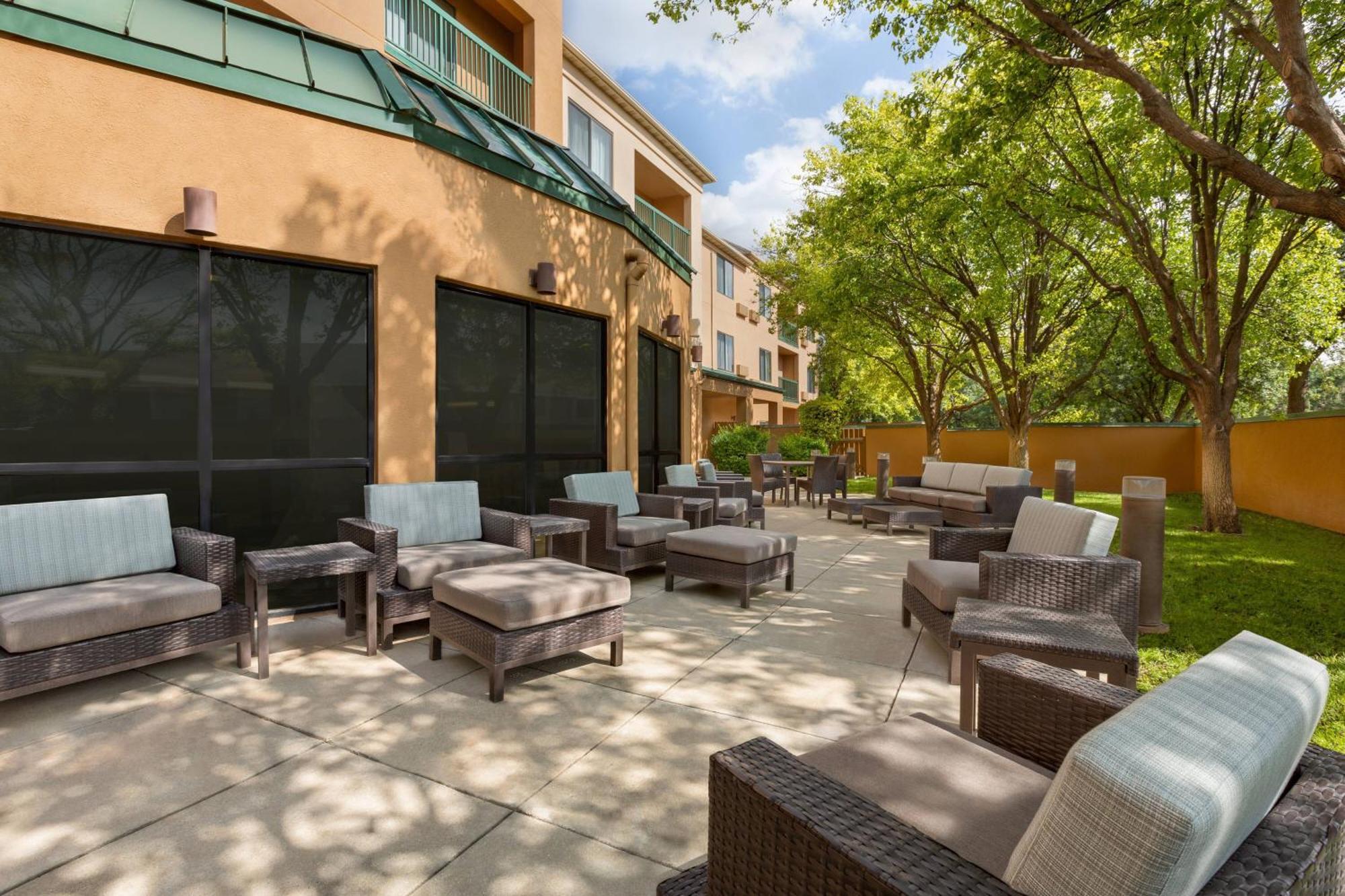 Courtyard Lubbock Hotel Екстериор снимка