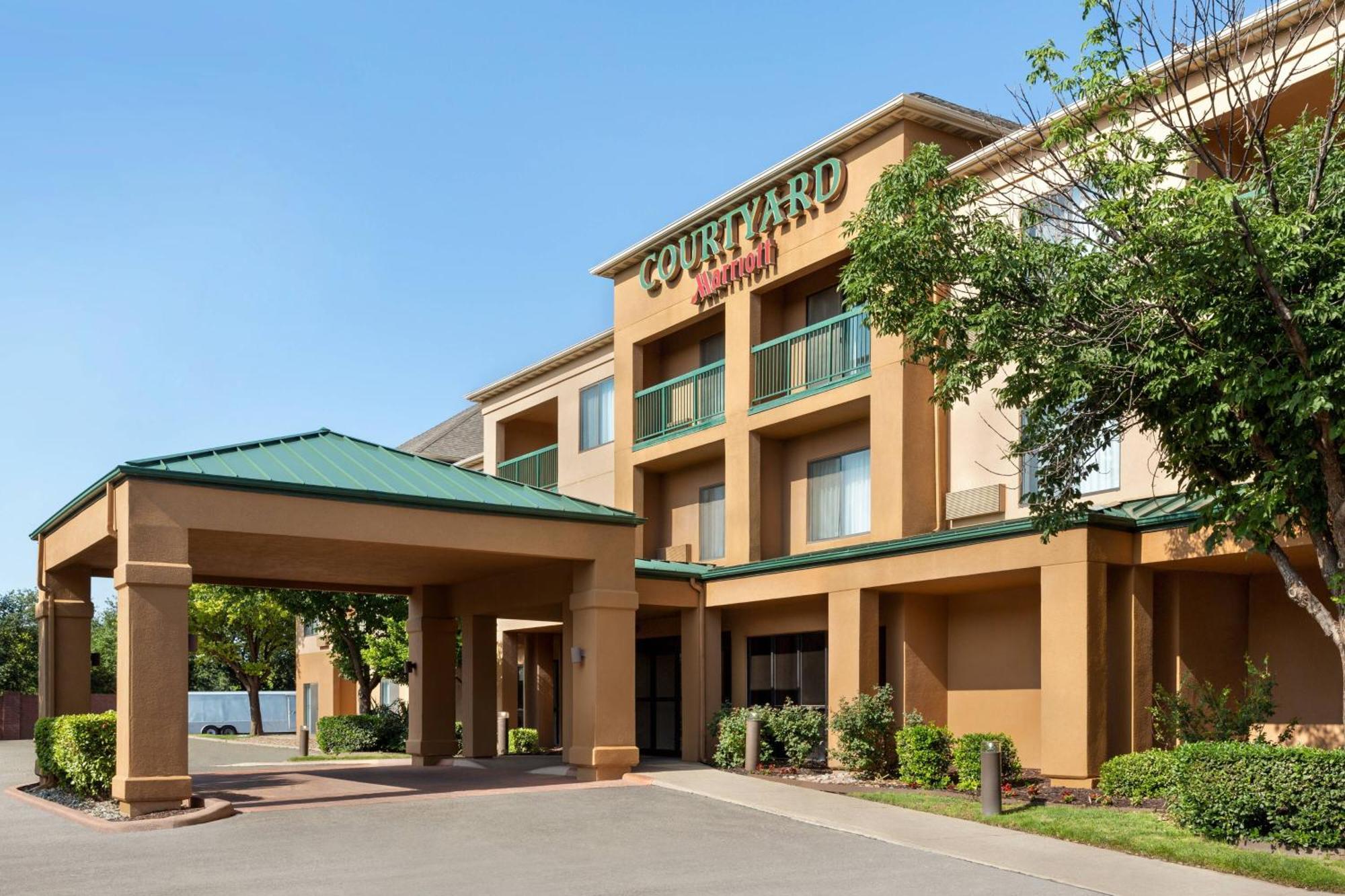 Courtyard Lubbock Hotel Екстериор снимка
